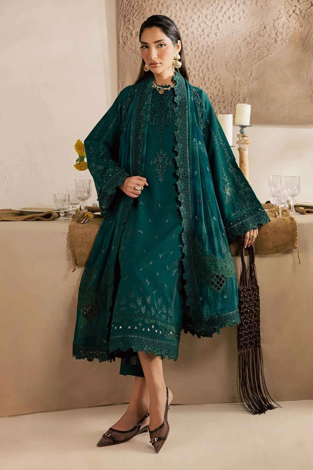 Emerald Regal Embroided Lawn 3-Piece Outfit – Beauty in Every Detail