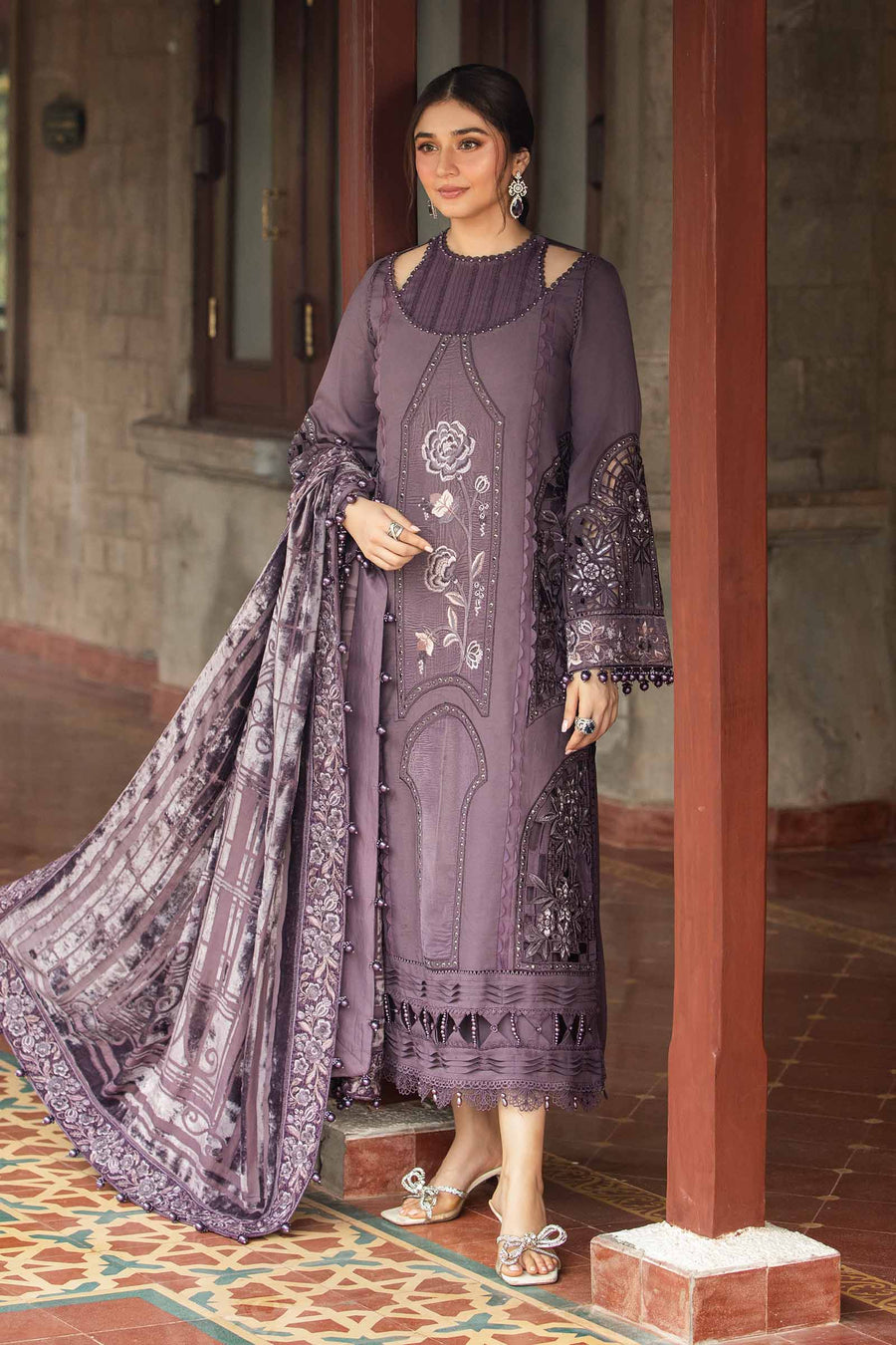 Chic Mauve Embroidered Dhanak 3-Piece Suit - Crafted to Look Elegant