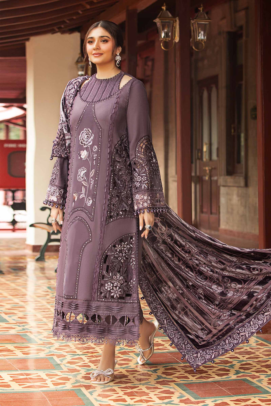 Chic Mauve Embroidered Dhanak 3-Piece Suit - Crafted to Look Elegant