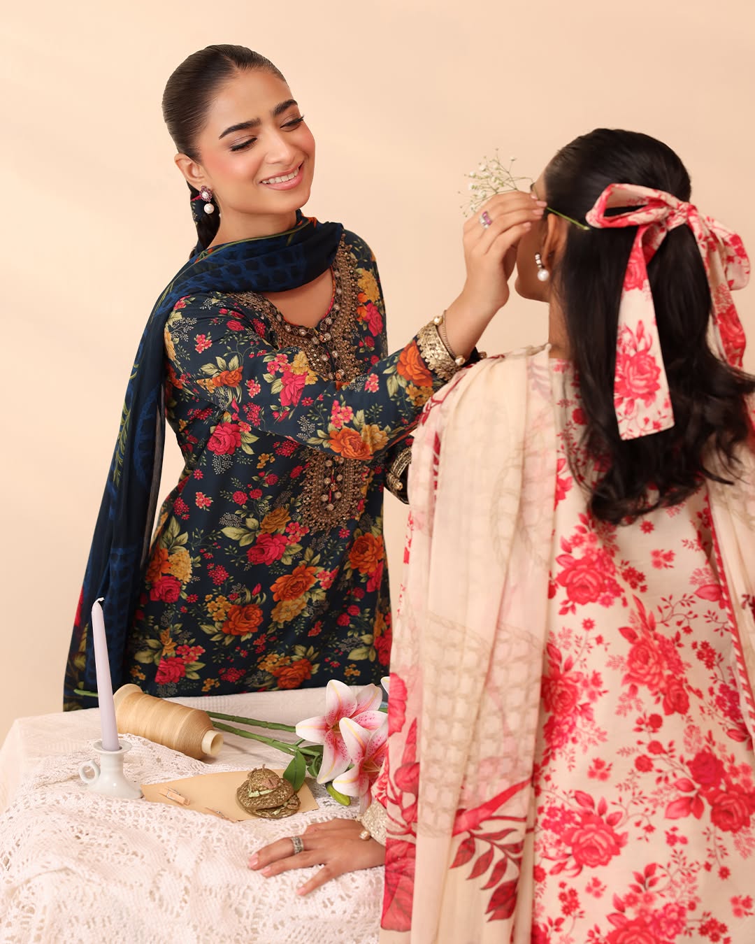 Ebony Red Rose Printed Lawn 3-Piece Outfit – Everyday Chic Wear