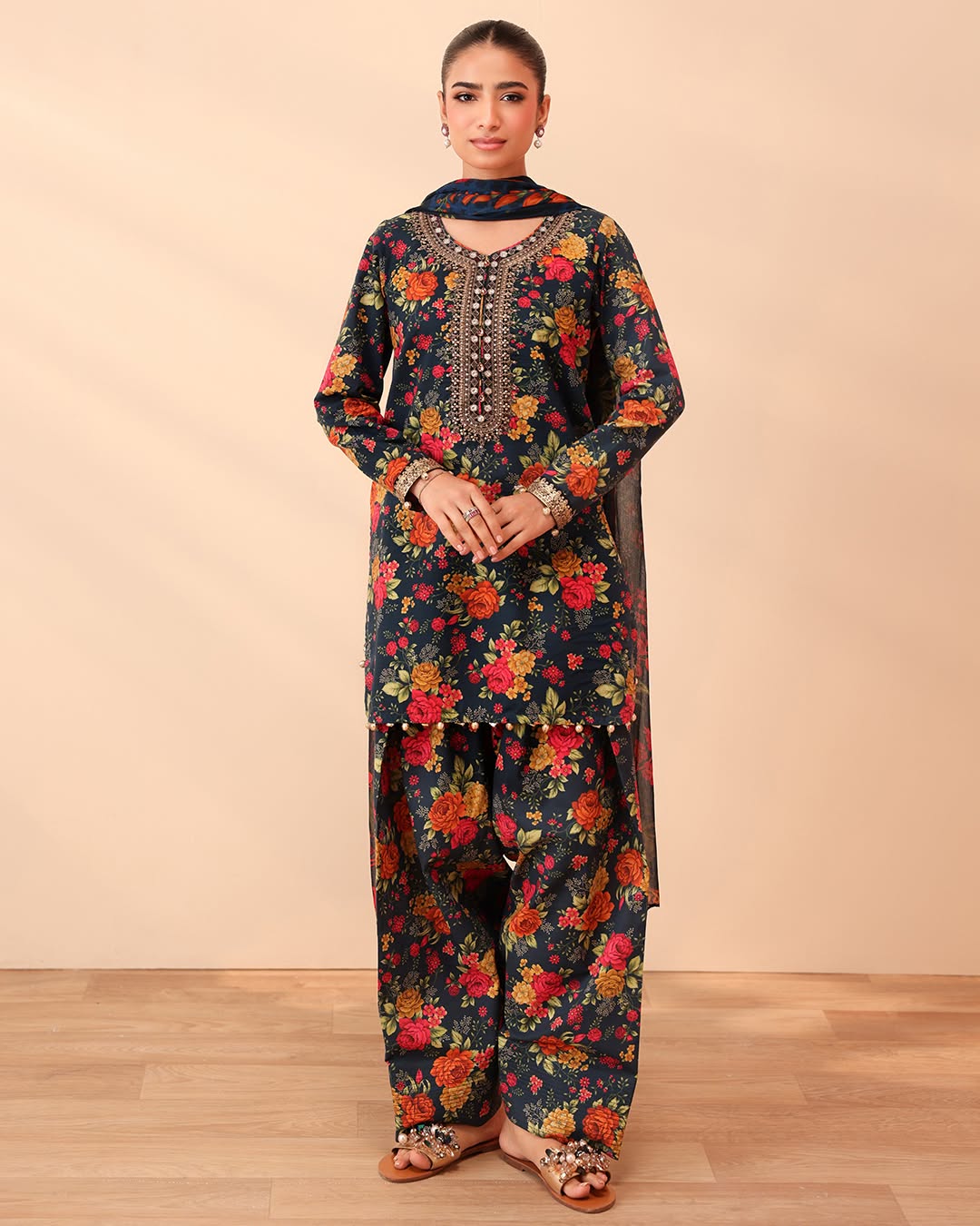 Ebony Red Rose Printed Lawn 3-Piece Outfit – Everyday Chic Wear
